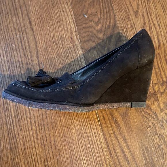 VINTAGE STUART WEITZMAN Lovely Brown Suede Tassel Square Toe Wedge Loafers 8.5M. - Picture 4 of 11
